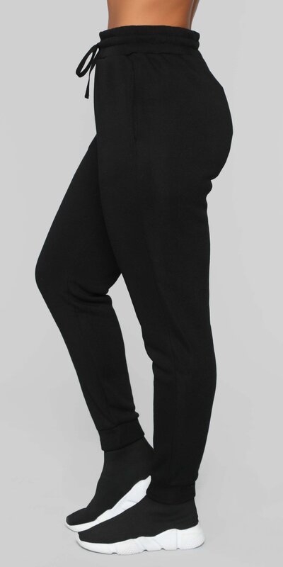 Čierne tepláky s vysokým pásom Čierna