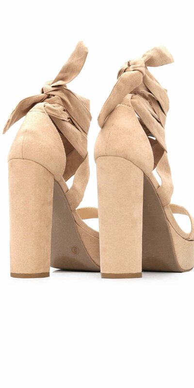 Vysoké nude sandále na platforme s viazaním Nude