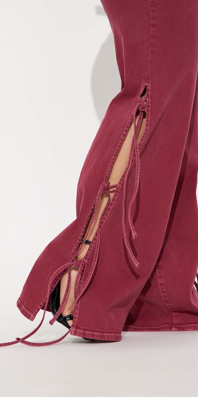 Bordové široké džínsy s viazaním na bokoch Bordová