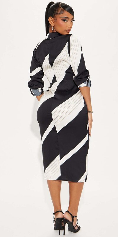 Saténové midi šaty s viazaním a gombíkmi Čierno-biela