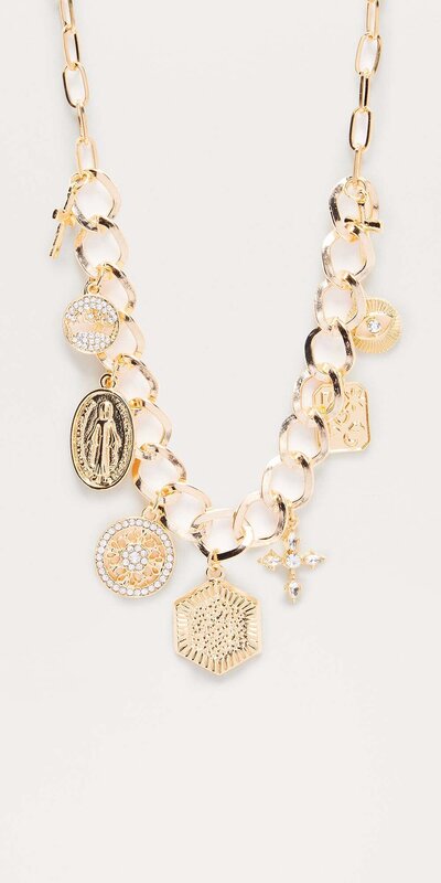 Zlatý náhrdelník s príveskami a motívmi Zlatá