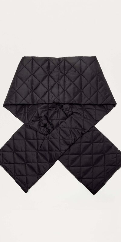 Prešívaný čierny šál pánsky Čierna