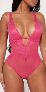 Čipkované teddy body s hlbokým výstrihom