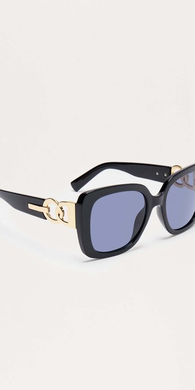 Dámske čierne slnečné okuliare s kovovým detailom Čierna