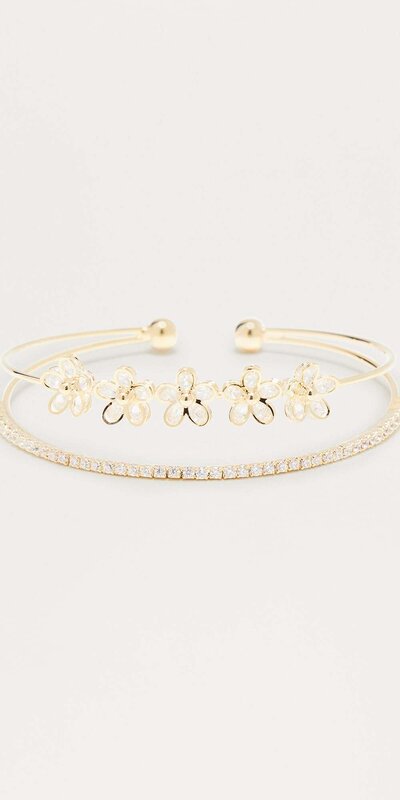 Zlatý náramok s kvetinovým detailom a zirkónmi Zlatá