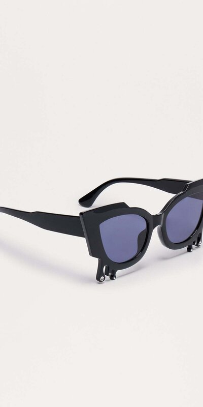 Dámske extravagantné slnečné okuliare s kamienkami Čierna