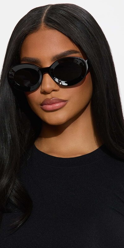 Dámske čierne oválne slnečné okuliare Čierna