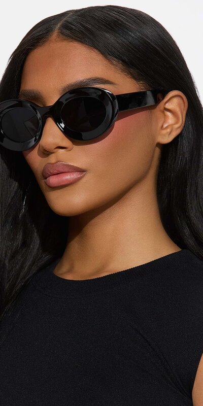 Dámske čierne oválne slnečné okuliare Čierna