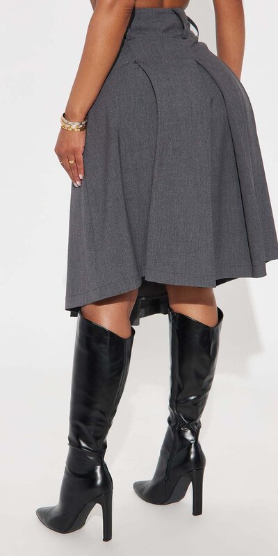 Sivá plisovaná midi sukňa s vysokým pásom Šedá