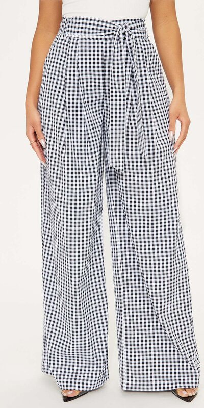 Čierno-biele široké nohavice s kockovaným vzorom Čierno-biela