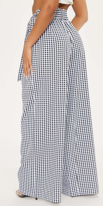 Čierno-biele široké nohavice s kockovaným vzorom Čierno-biela