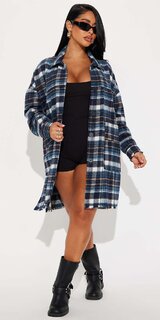 Károvaná košeľová bunda v oversized štýle