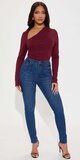 Tvarujúce tmavé skinny džínsy s elastickým efektom