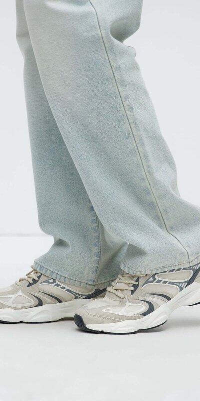 Krémovo sivé tenisky s robustnou podrážkou Šedá