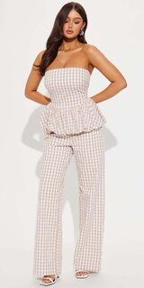 Letný overal bez ramienok s peplum detailom