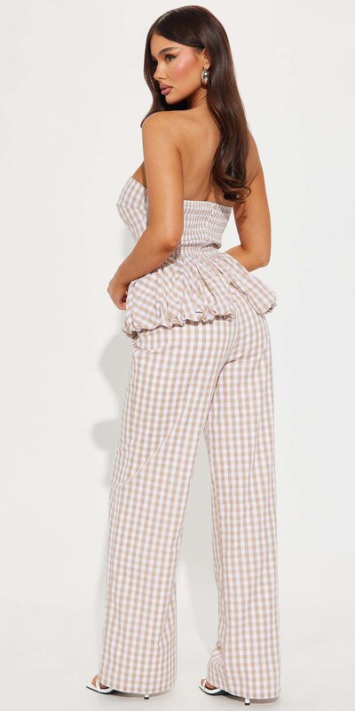 Letný overal bez ramienok s peplum detailom