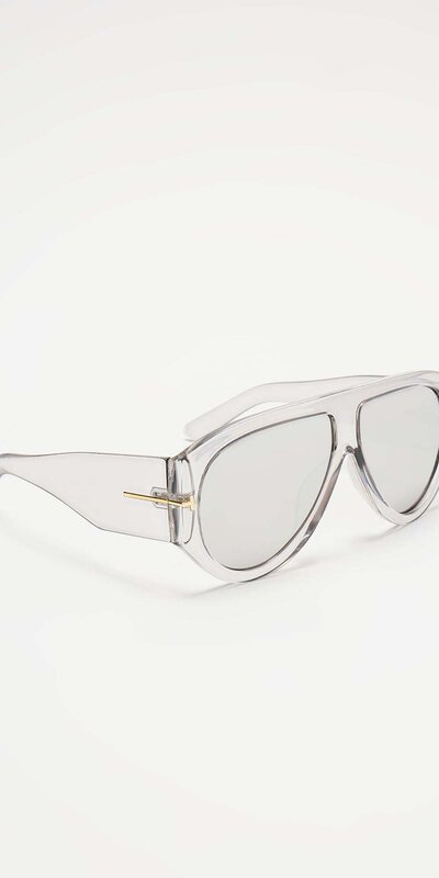 Zrkadlové okuliare v šedom dizajne Šedá