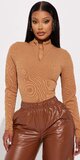 Elegantné rebrované body s dlhým rukávom a zipsom