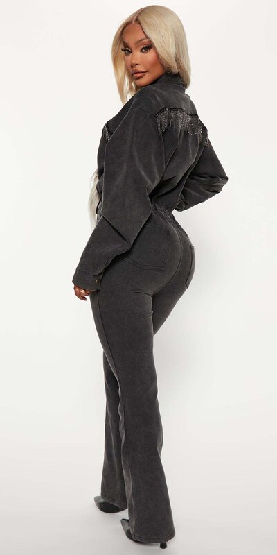 Čierny denimový overal so striebornými strapcami Čierna