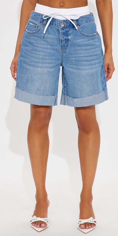 Dámske rifľové bermudy s dvojitým pásom v modrej farbe Modrá