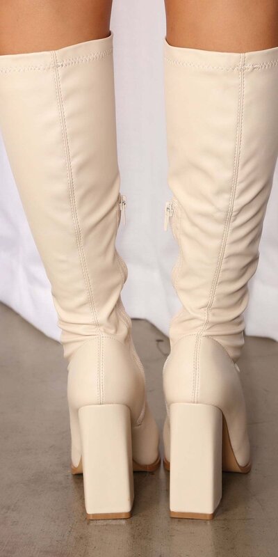 Krémové čižmy po kolená na hrubom opätku Béžová
