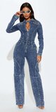 Tmavomodrý denim overal s dlhým rukávom a širokými nohavicami