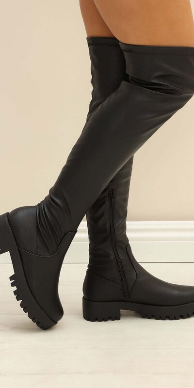 Čierne vysoké čižmy z umelej kože so zipsom Čierna