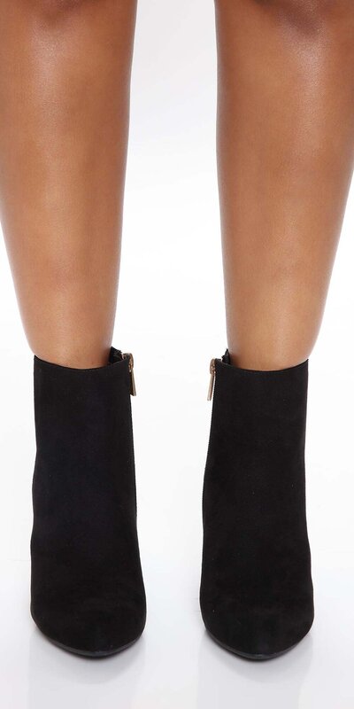 Čierne členkové čižmy so zipsom a stredným podpätkom Čierna