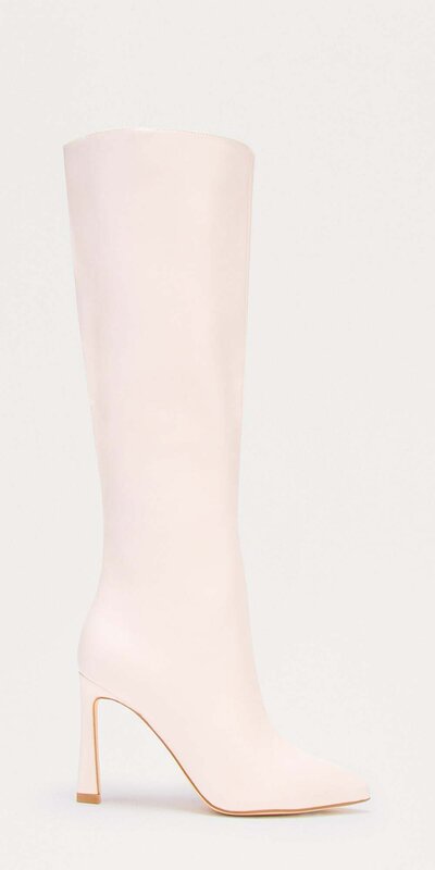 Krémové vysoké čižmy so špicatou špičkou a ihličkovým podpätkom