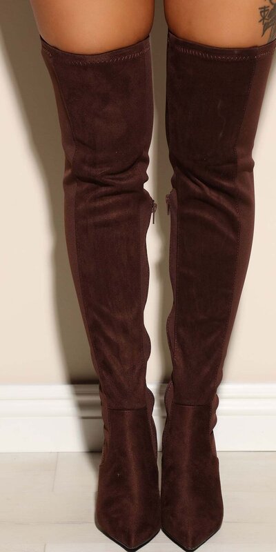 Hnedé nadkolenné čižmy zo semišu s blokovým podpätkom