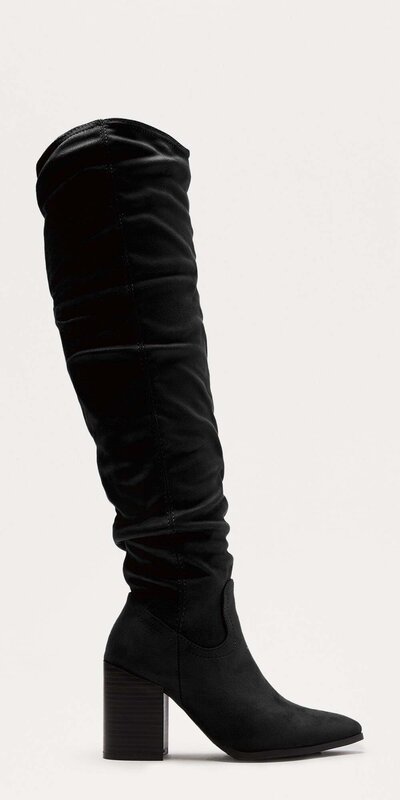Čierne semišové čižmy nad kolená s riasením a blokovým podpätkom