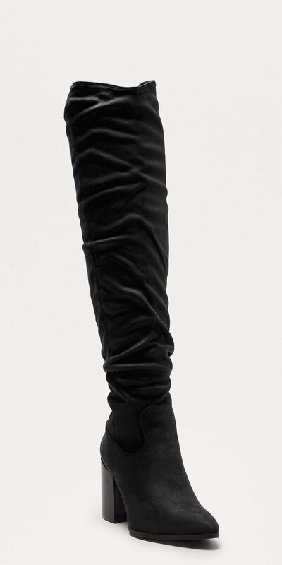 Čierne semišové čižmy nad kolená s riasením a blokovým podpätkom