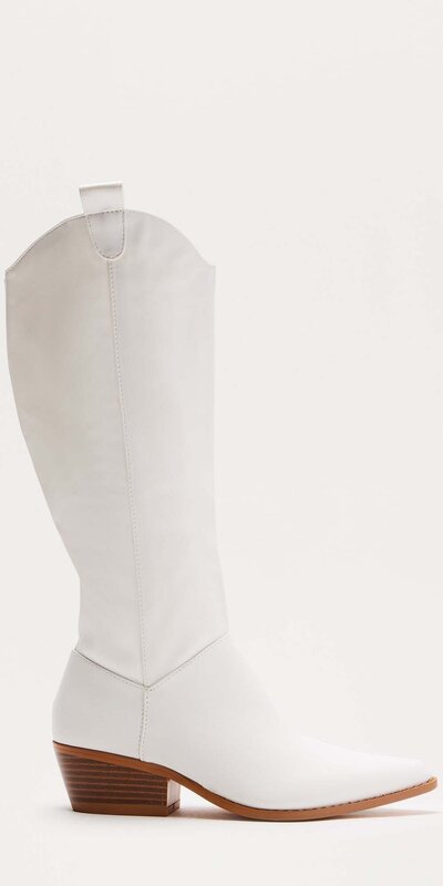 Biele kovbojské čižmy po kolená s nízkym blokovým podpätkom
