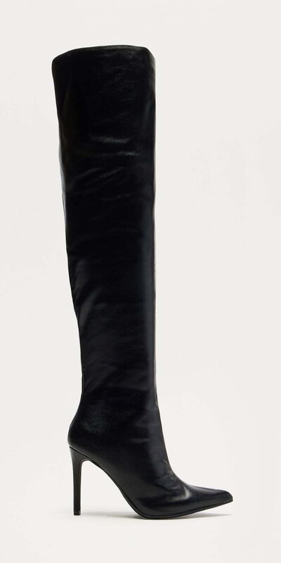 Kožené čierne nadkolenné čižmy s riaseným efektom a vysokým podpätkom