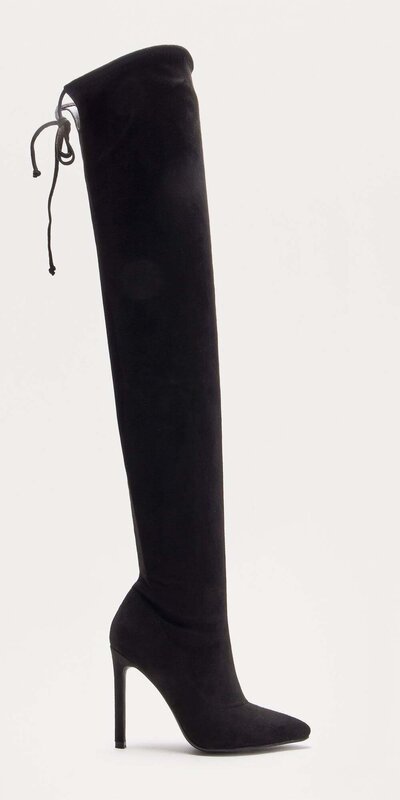 Čierne semišové vysoké čižmy so špicatou špičkou a viazaním