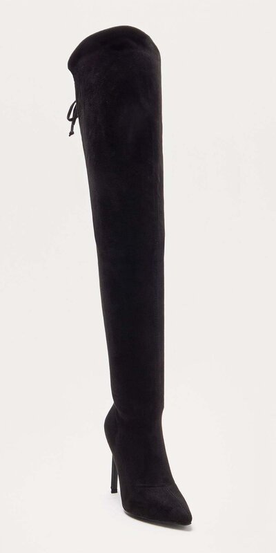 Čierne semišové vysoké čižmy so špicatou špičkou a viazaním