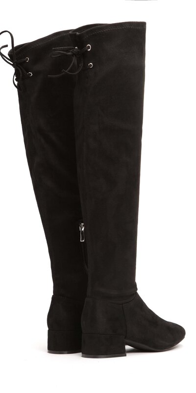 Čierne semišové nadkolenné čižmy s nízkym podpätkom a zadným zipsom