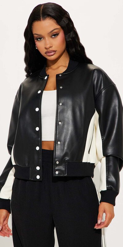 Čierno-biela kožená bunda v colorblock štýle s pruhovanými lemami