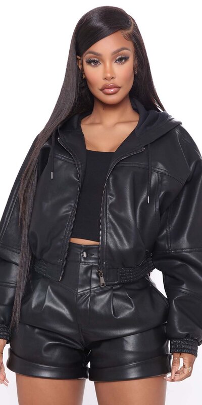 Čierna kožená bunda s kapucňou a voľným strihom