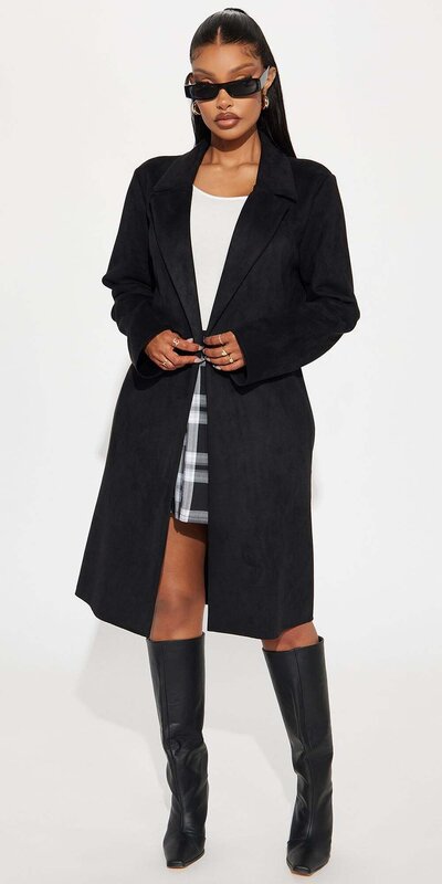 Čierny semišový trenčkot s opaskom