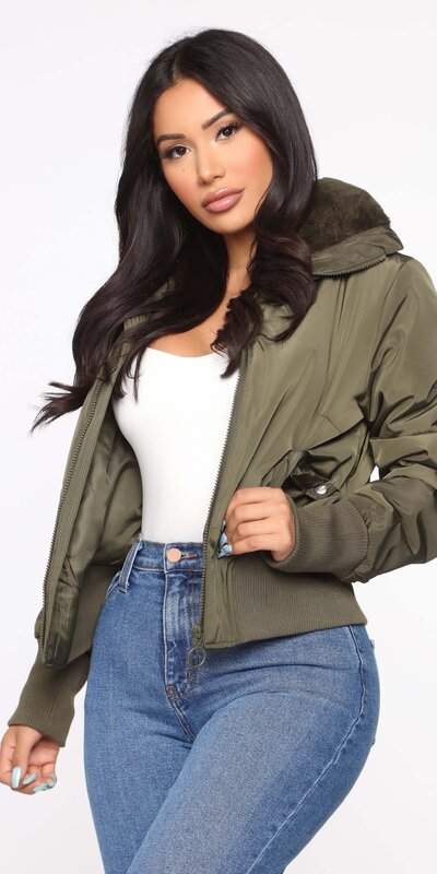 Khaki bomber bunda s kožušinovým golierom