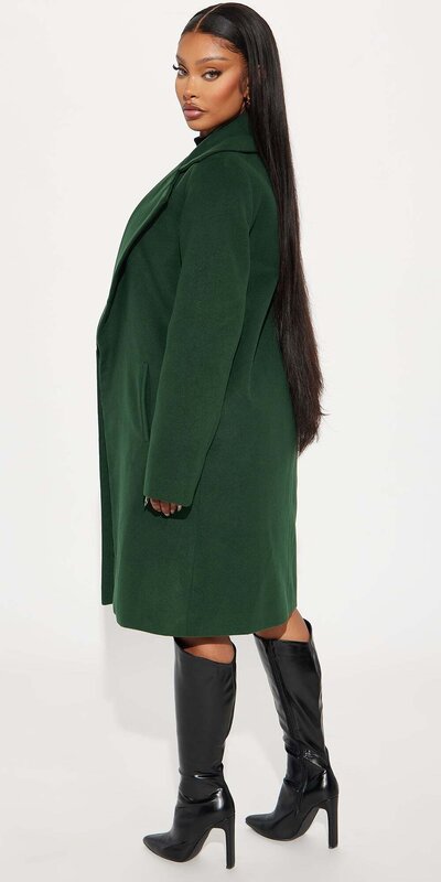 Zelený vlnený kabát s fazónovým golierom