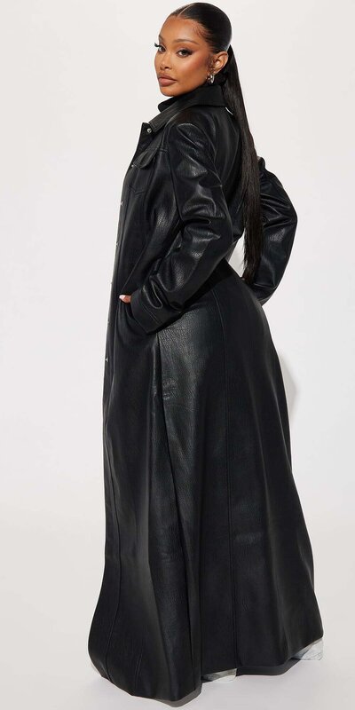 Čierny kožený trenčkot s dlhým strihom