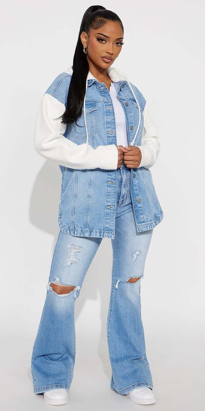 Džínsová bunda v modrej farbe s fleecovou kapucňou