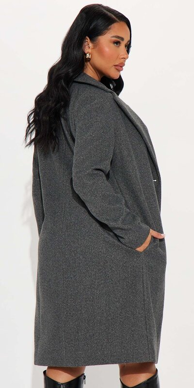 Šedý vlnený kabát s fazónovým golierom
