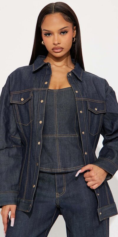Tmavomodrá džínsová bunda so štruktúrovaným strihom