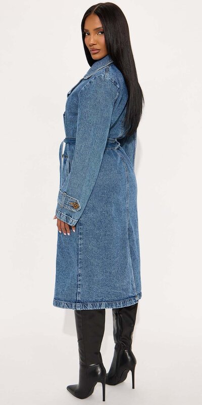 Modrý džínsový trenčkot s opaskom