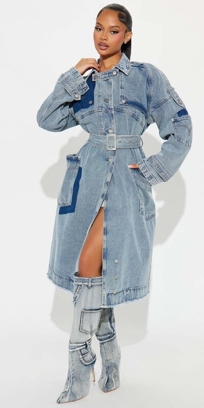 Svetlomodrý džínsový trenčkot s opaskom