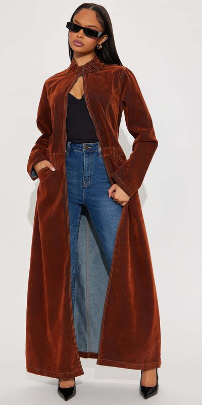 Hnedý džínsový trenčkot so zamatovým vzorom