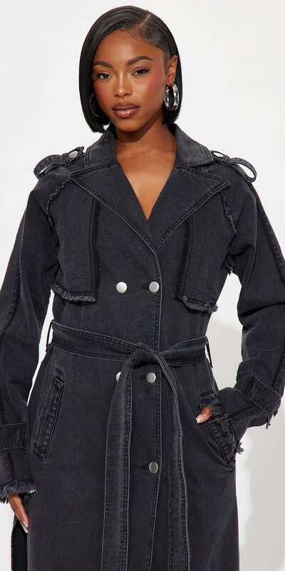 Čierny rifľový kabát s opaskom Čierna